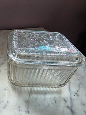 Vintage Clear Glass Refrigerator Dish w/ Lid Ribbed Square Fruit Design